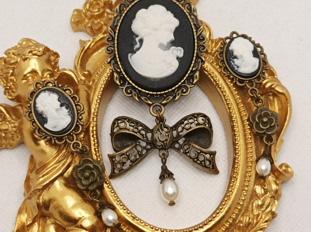 Miss Scissorhands jewellery : Gothic, Victorian & Rock n’roll creations