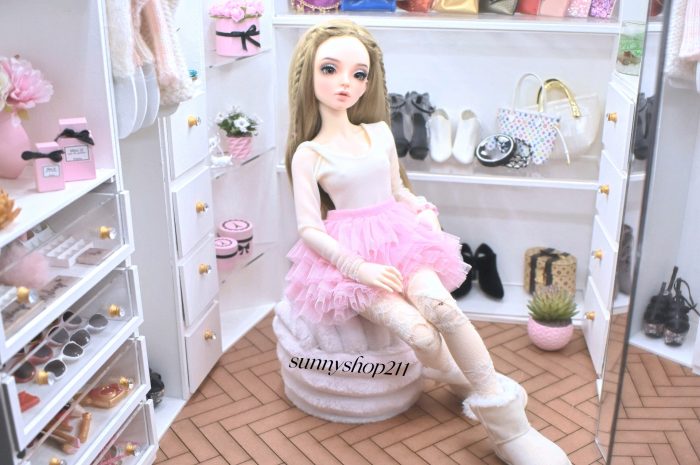 Customize your dolls with Sunnyshop 211
