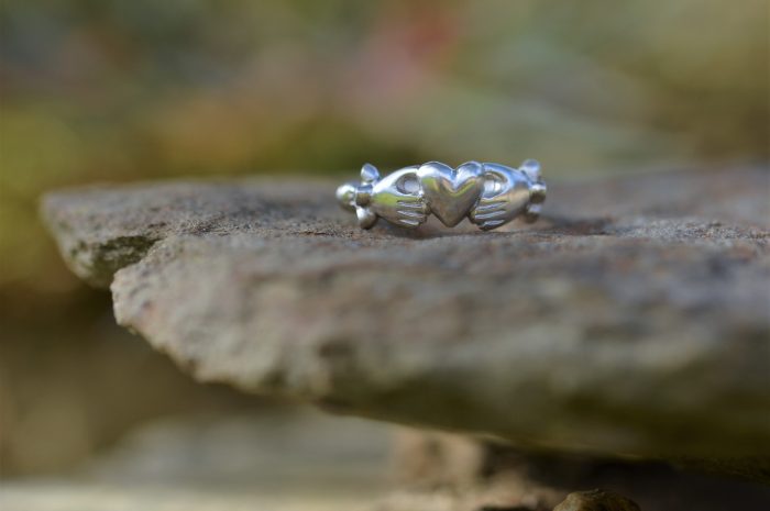 Thymamai : refined jewellery, full of meaning and history